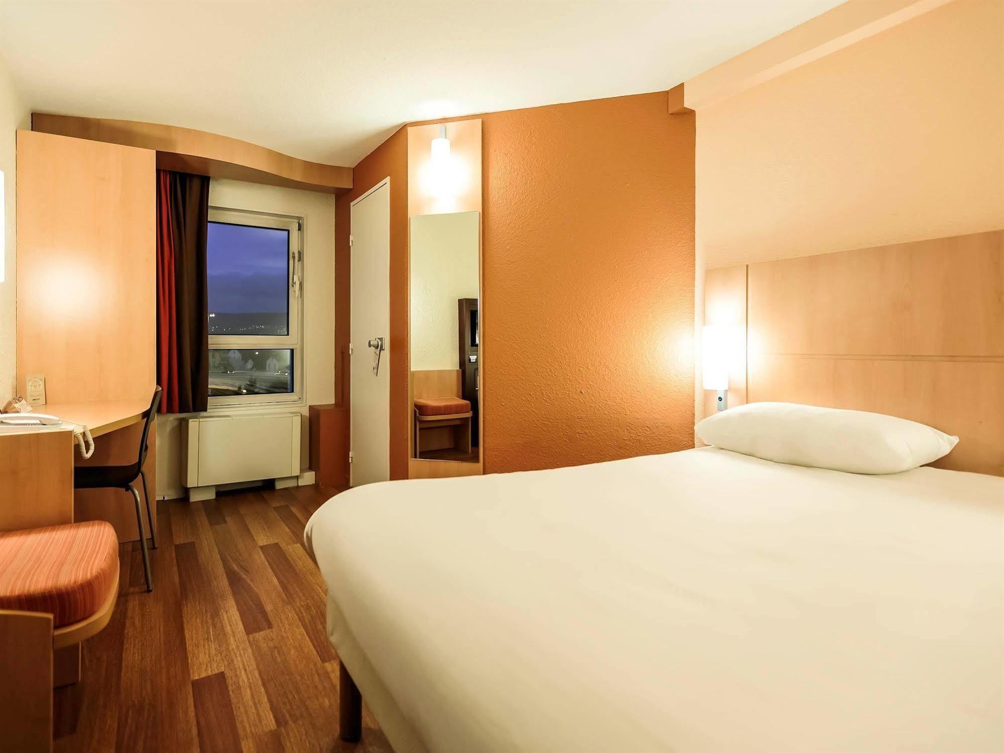 Ibis Clermont Ferrand Sud Herbet Kültér fotó